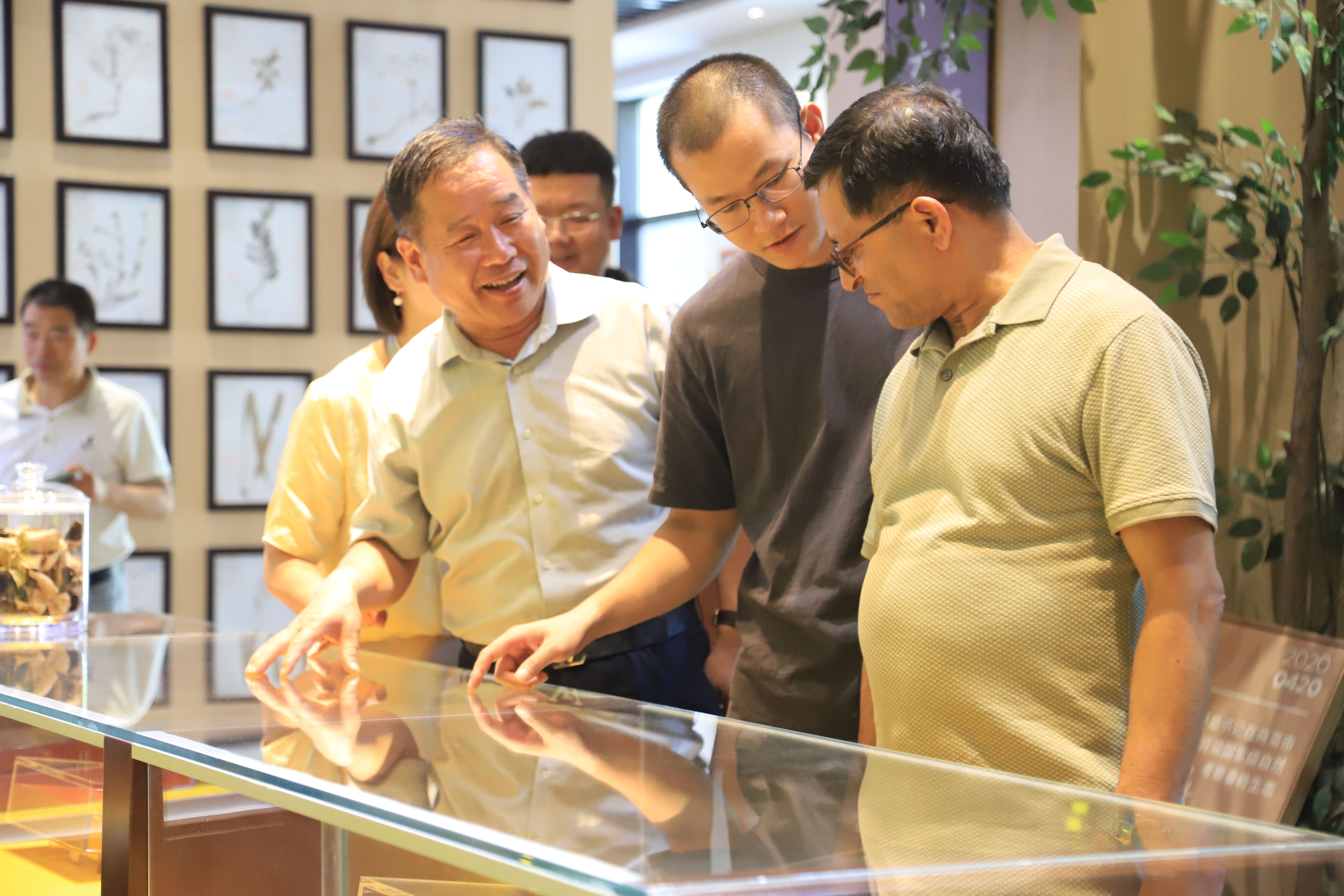 1747964365.jpg IMG_5371.jpg